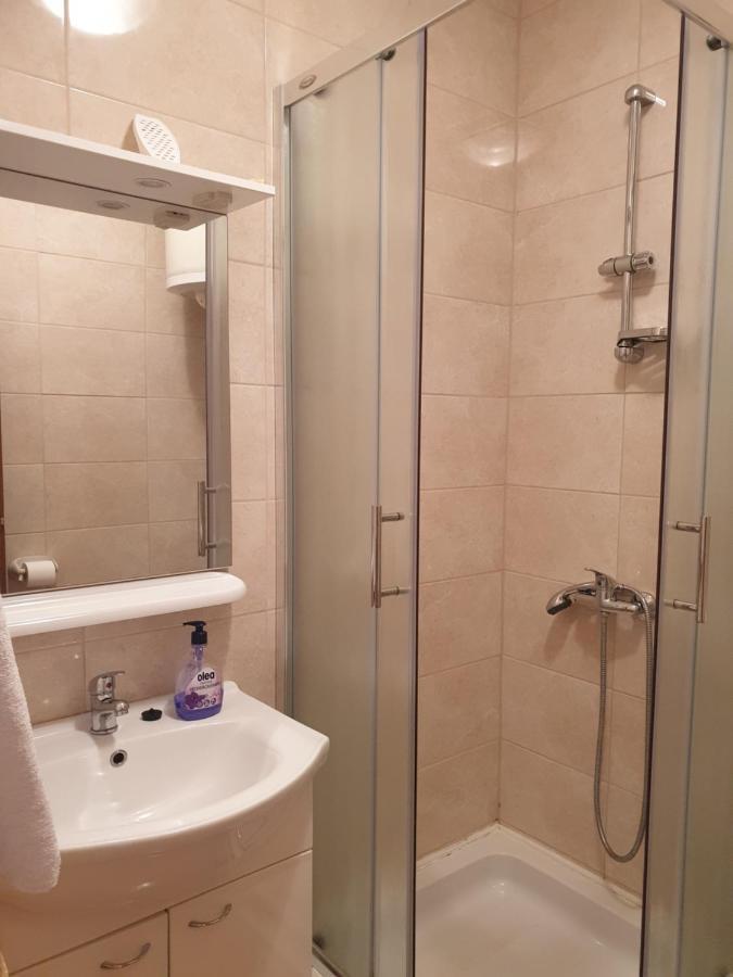 Apartmani I Sobe Jusic Rab Town Exterior photo