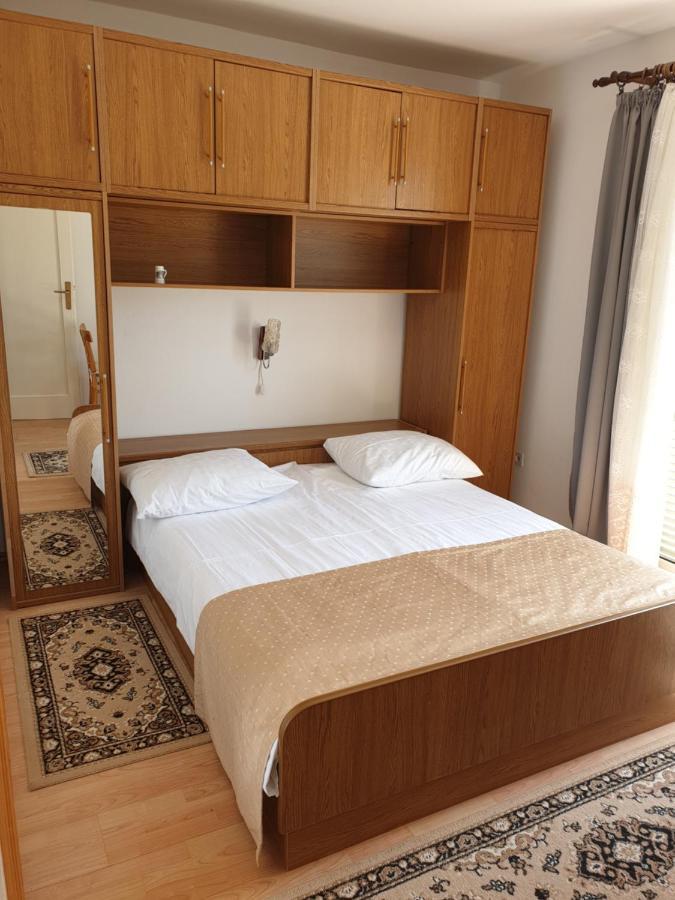 Apartmani I Sobe Jusic Rab Town Exterior photo